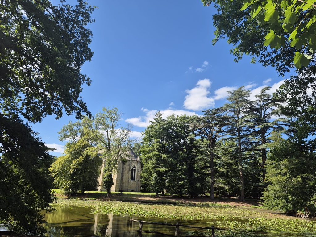 The castle's park and its chapel.
